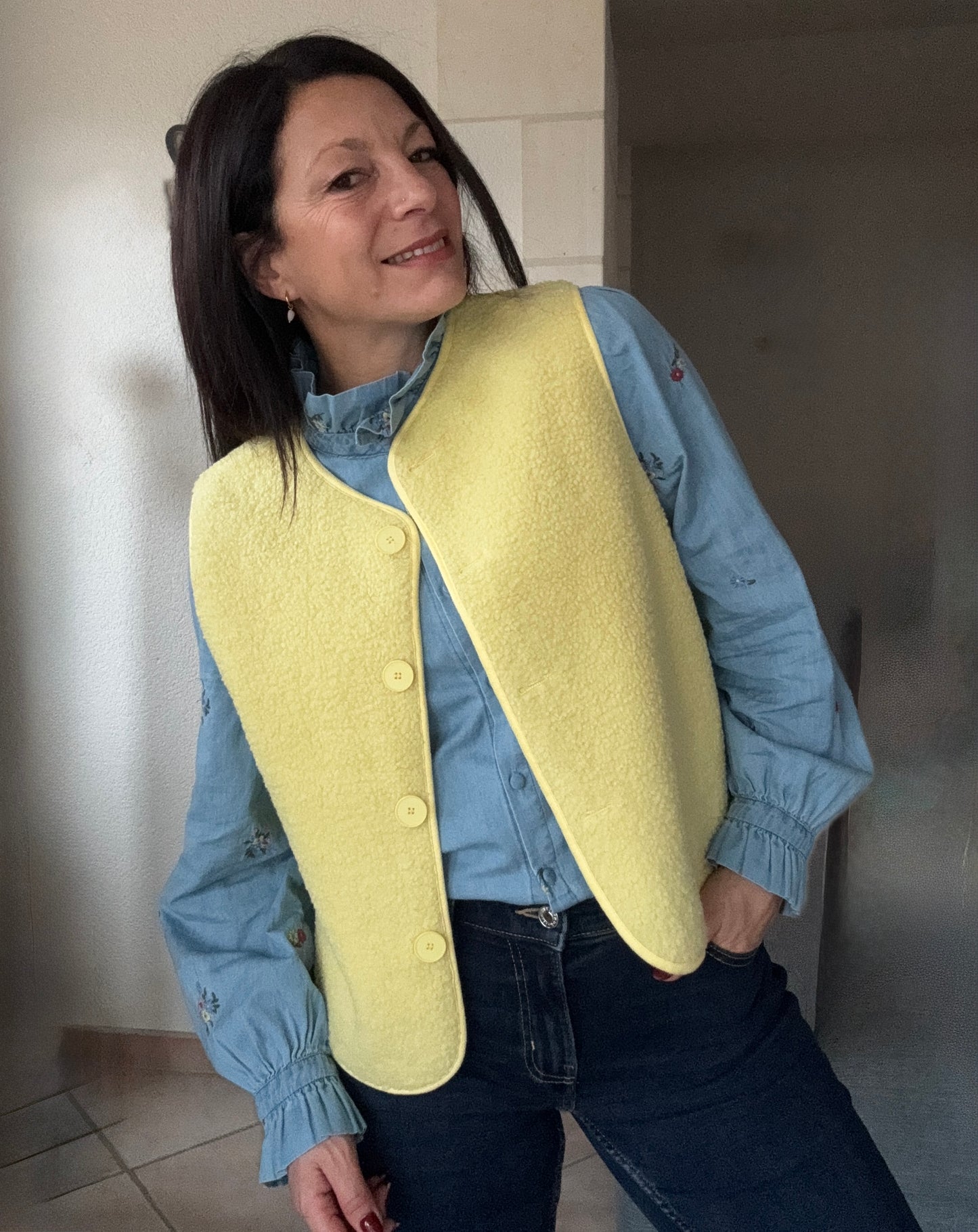 gilet sans manche jaune clair