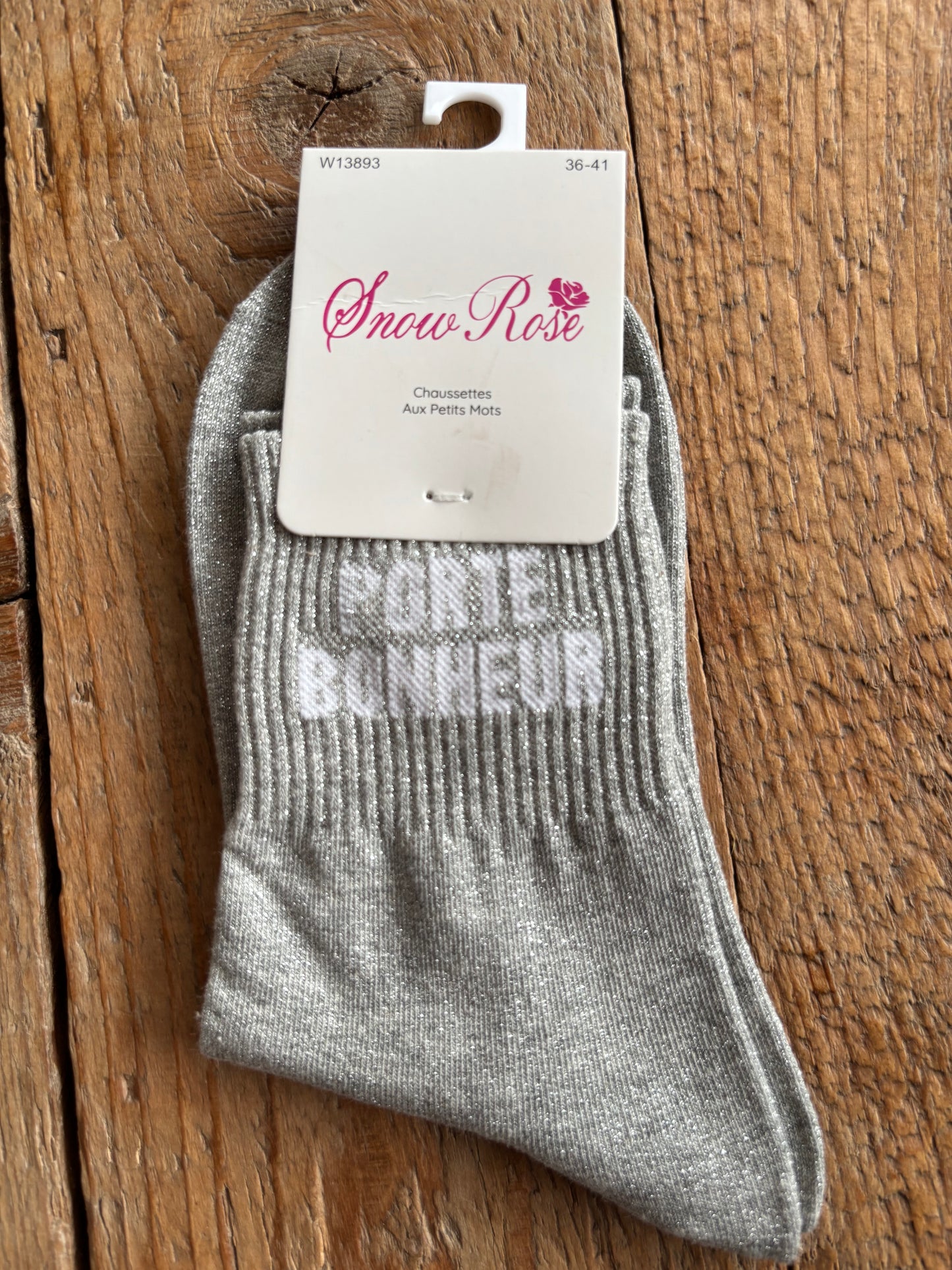Les chaussettes aux petits mots argent