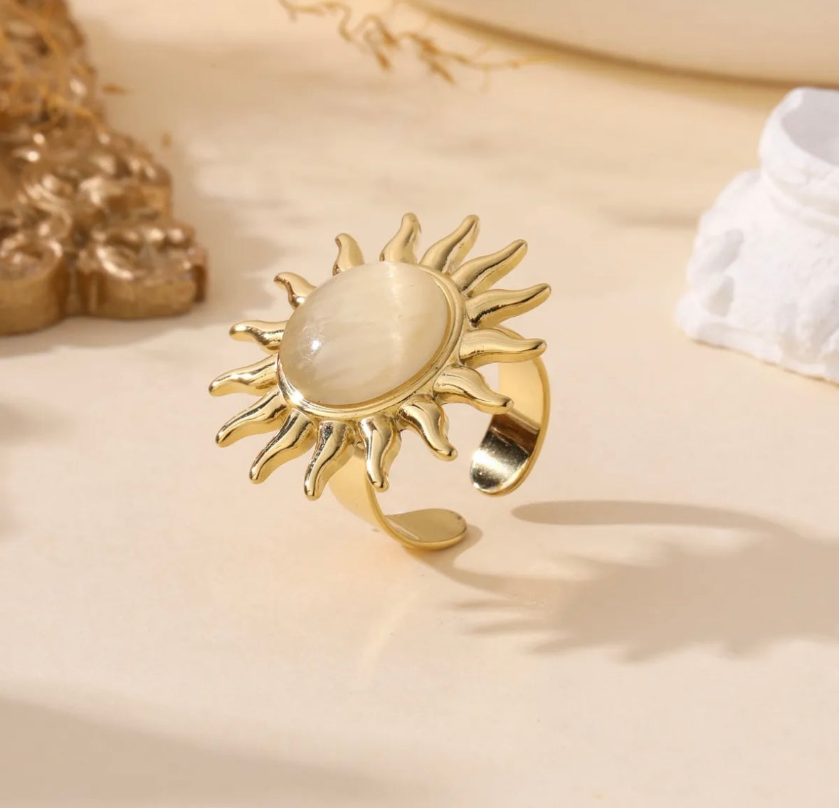 la bague soleil nacrée