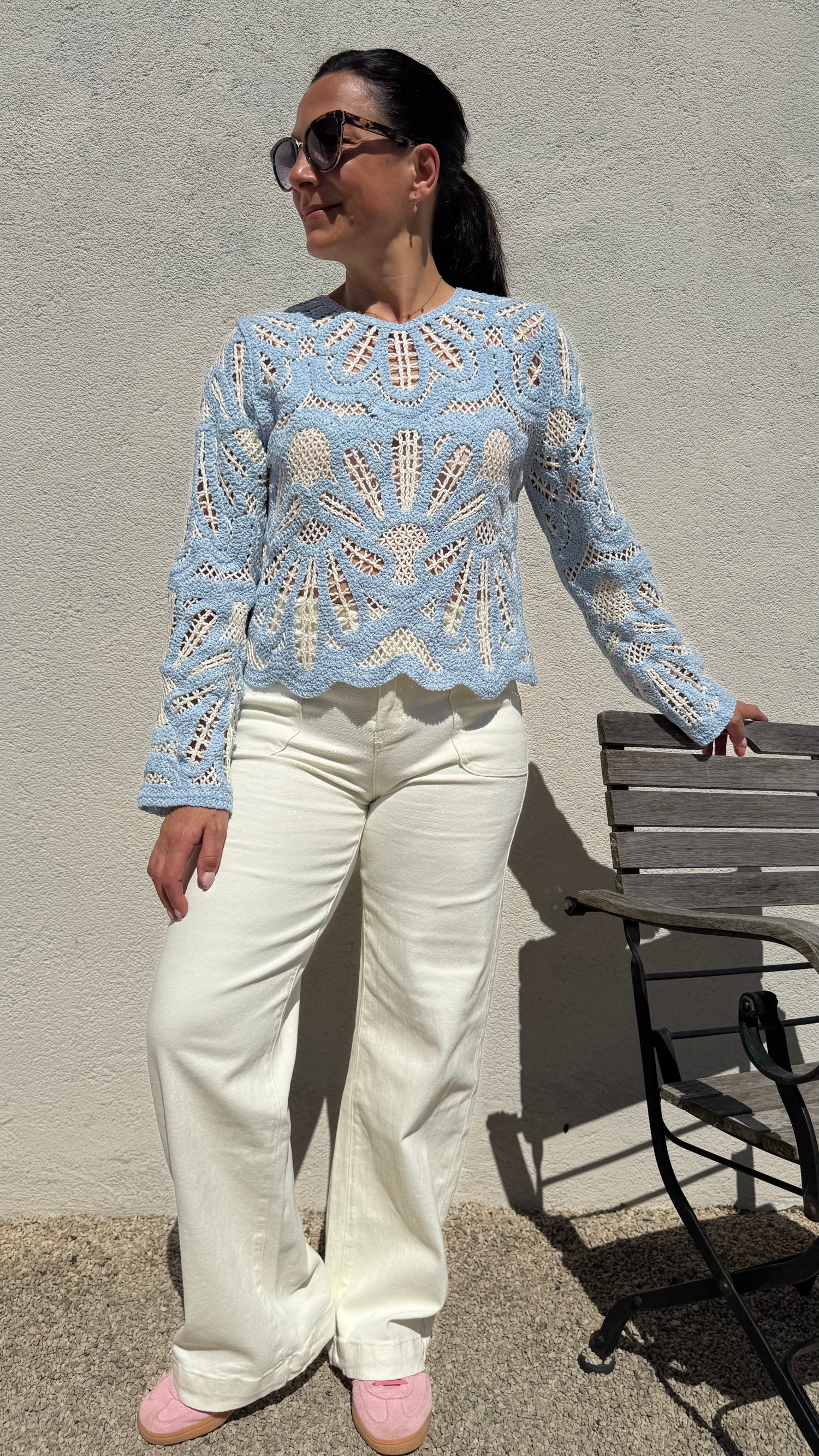 top crochet blue manches longues vue de face , 100% coton
