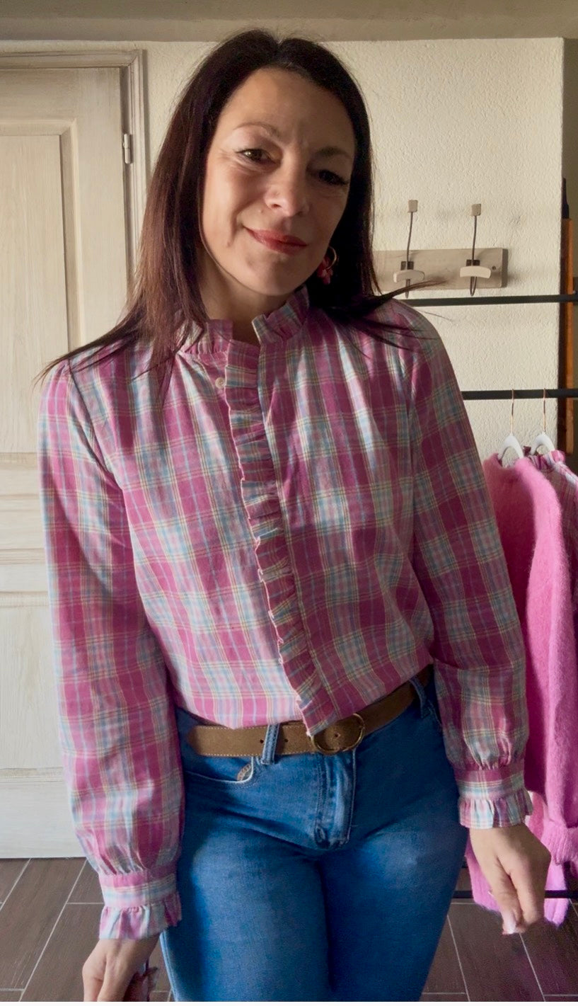 chemisier à carreaux avec froufrou , carole 's , mode femme 