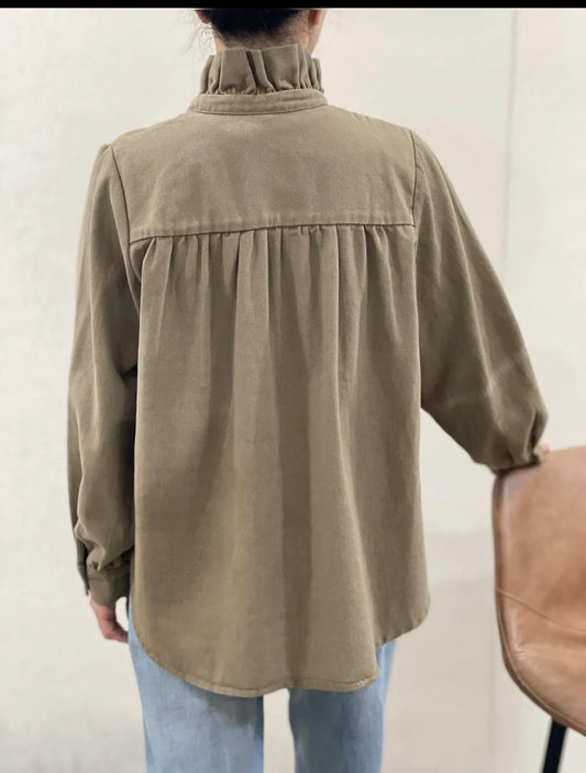 chemise oive vue de dos , col victorien , carole 's , mode 