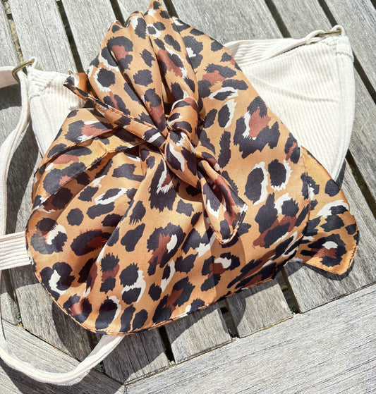 Le foulard Léo