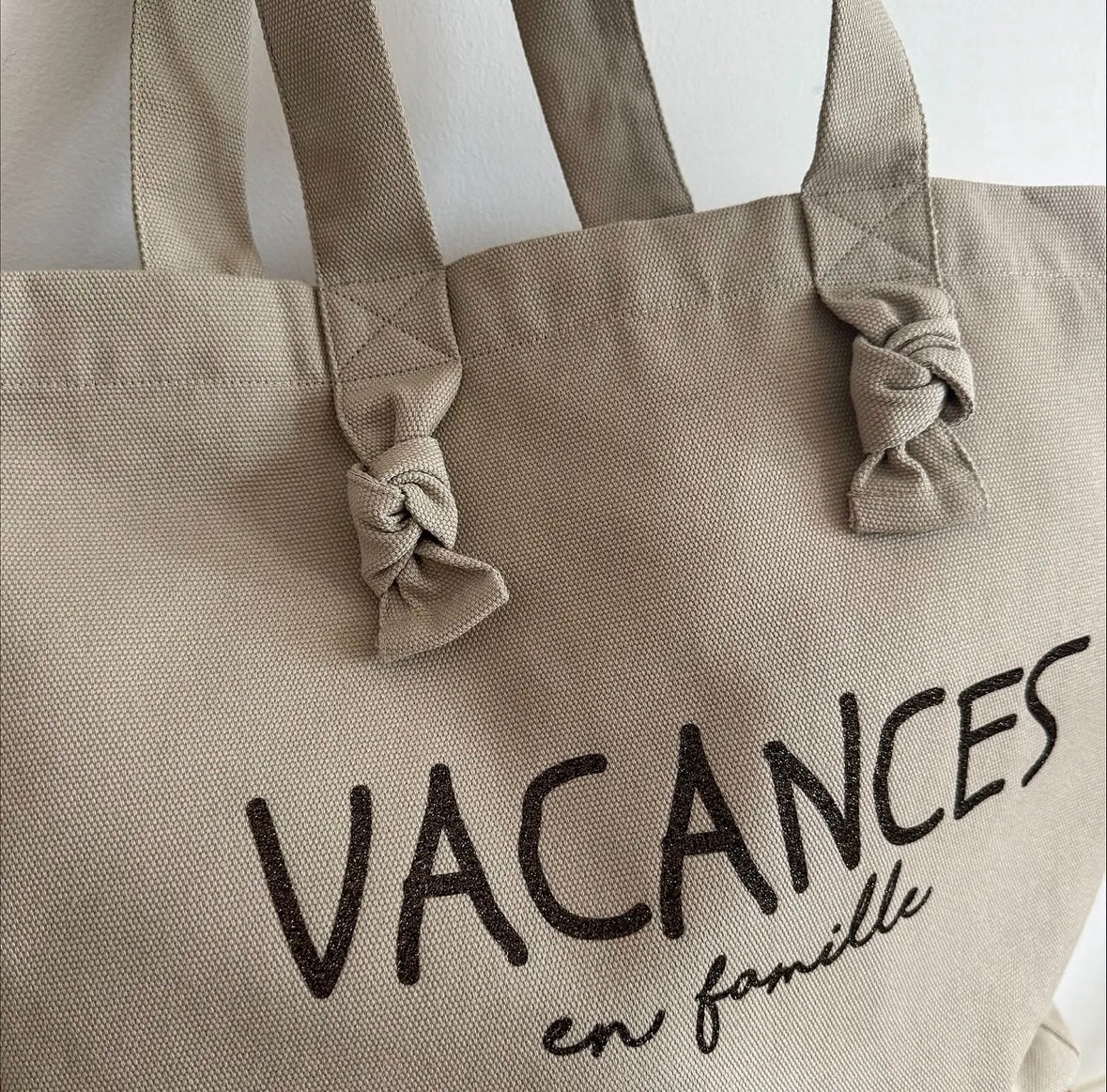 Le sac cabas ´ vacances en famille ´ grège