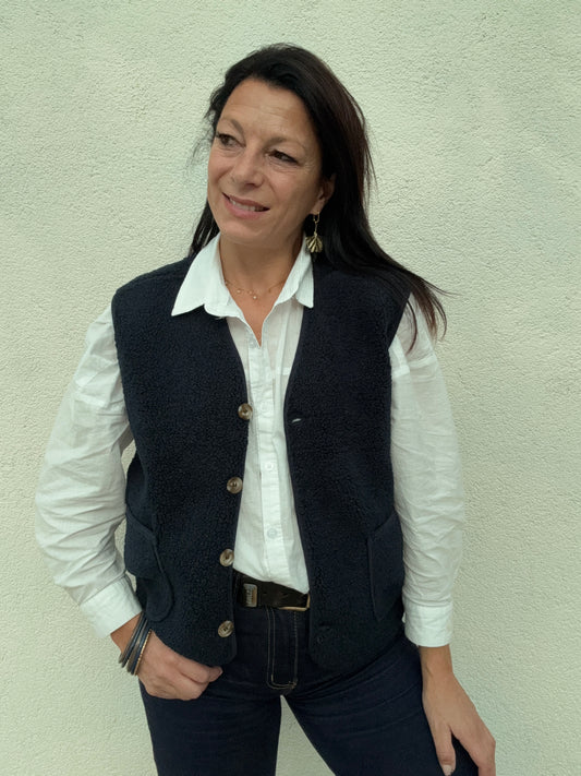 Le gilet sans manche marine