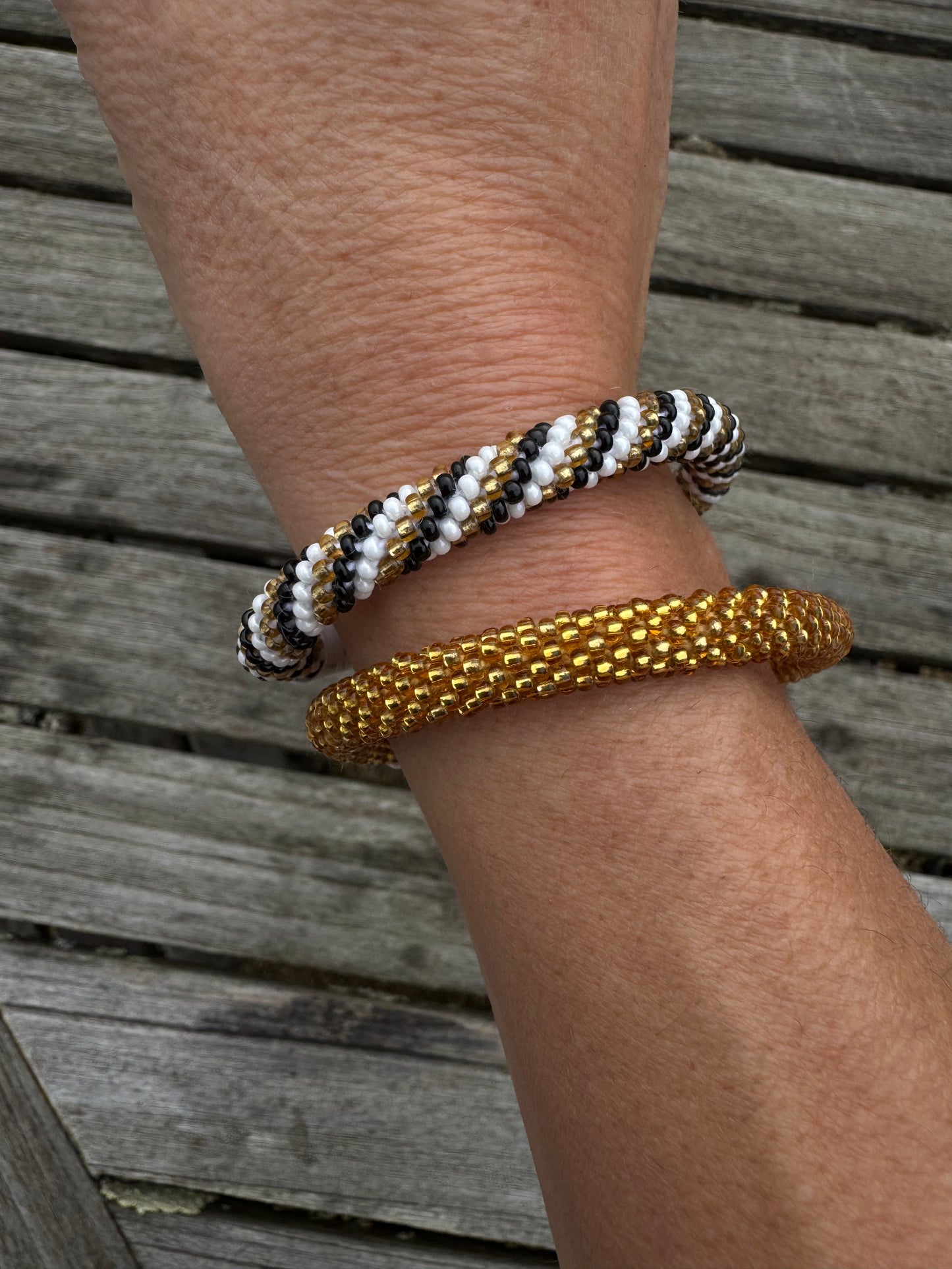 Le duo népalais noir blanc et or