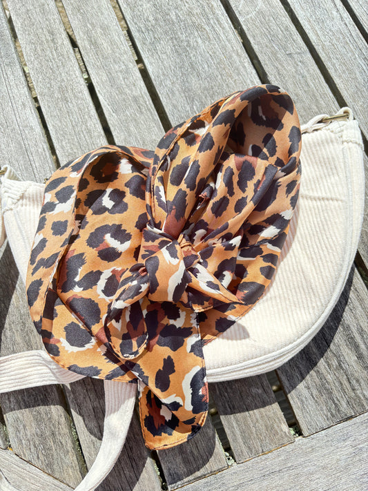 Le foulard Léo
