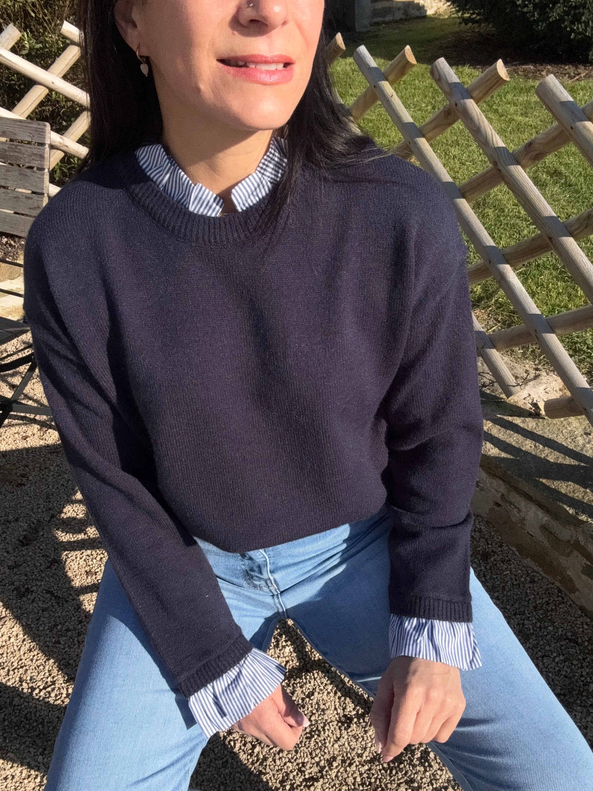 pull antone femme , maille douce , bimatiere col victorien , vue de face 